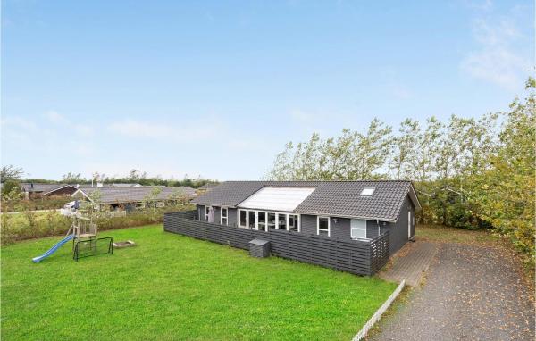 Four-Bedroom Holiday Home In Tarm, Book Feriehus Tarm SPA hoteller, SPA
