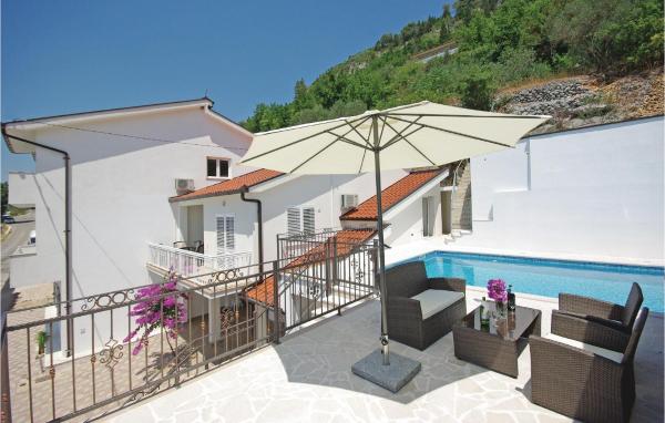 Four-Bedroom Holiday Home In Veliki Prolog, Book Feriehus Veliki Prolog Split-Dalmatia County
