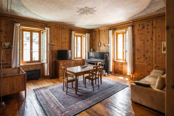 Casa Pool tra St Moritz e il lago di Como, Book Feriehus  