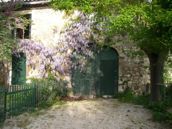 Maison charmante avec terrasse et jardin à Noves, Book Feriehus Noves Carros