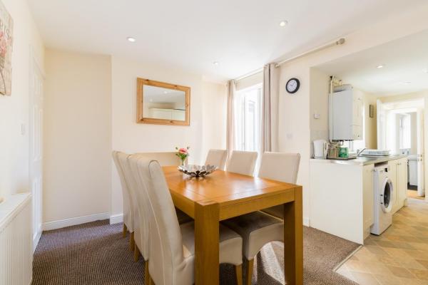 Leamington Spa Town House 2-Bed, 2 Bath, Book Feriehus SPA-hoteller i Gloucestershire, SPA