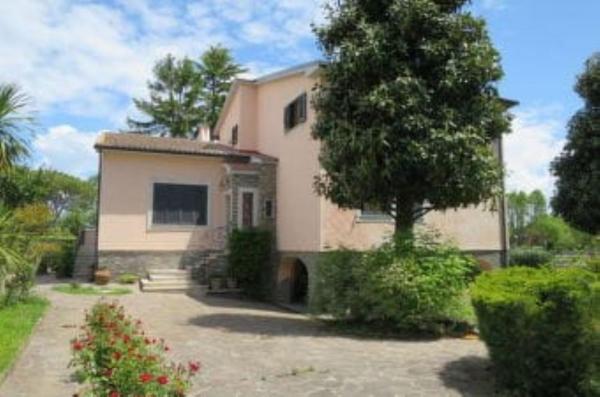 Regina Amalasunta, Book Villa Umbrien Villas, Villa