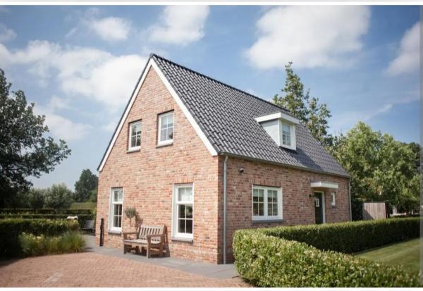 Mooi, vrij gelegen vakantiehuis dichtbij zee en strand, Book Feriehus Aagtekerke Walcheren
