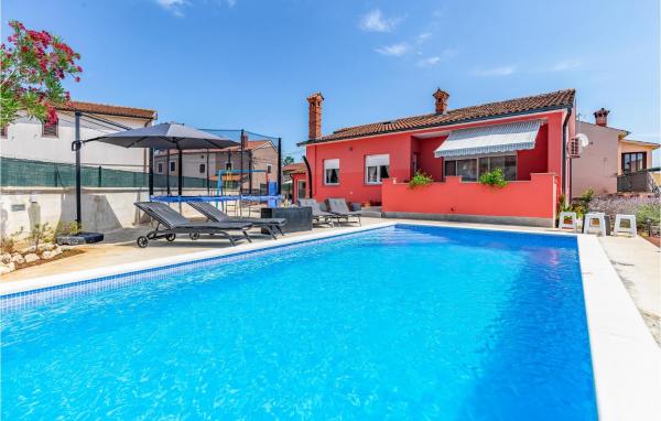 Beautiful Home In Marcana, Book Feriehus Marčana Pula Region