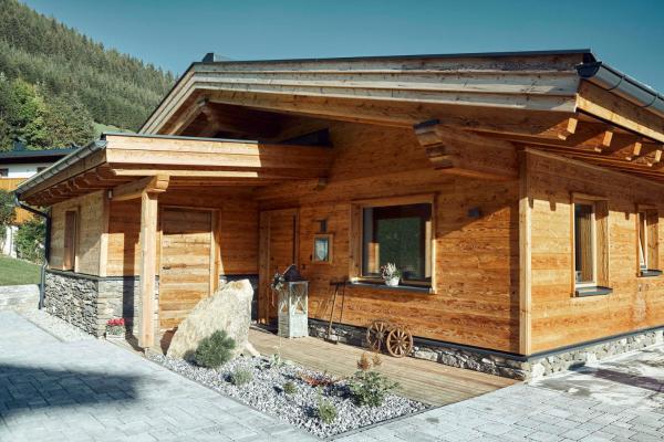 Mountain Chalet R, Book Chalet Hoteller i Tyrol med parkering, Parkering
