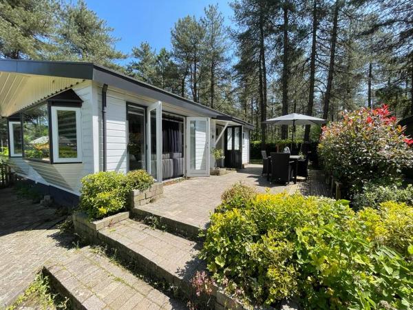 Luxe vakantiehuis in het bos, Book Chalet  