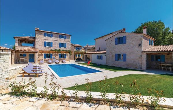Nine-Bedroom Holiday Home In Bokordici, Book Feriehus Bokordići Istrien