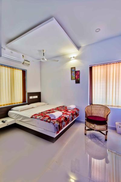 Rams Guest House with Kitchen Near Kochu Veli Railway station & Lulu Mall, Book Pension Trivandrum New Delhi