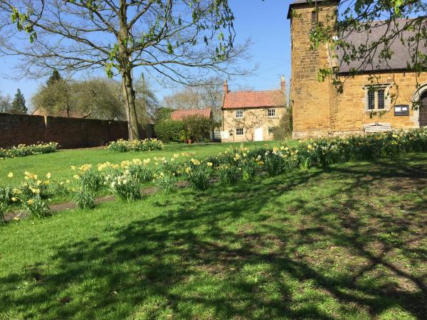 Swan Cottage, Book Bed and Breakfast  