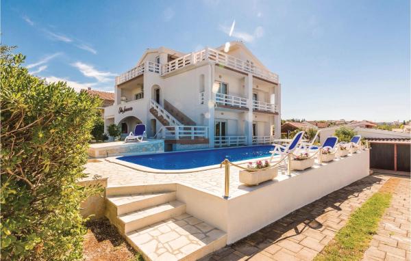Amazing Home In Zadar, Book Feriehus Hoteller i Zadar County med pool, Swimmingpool