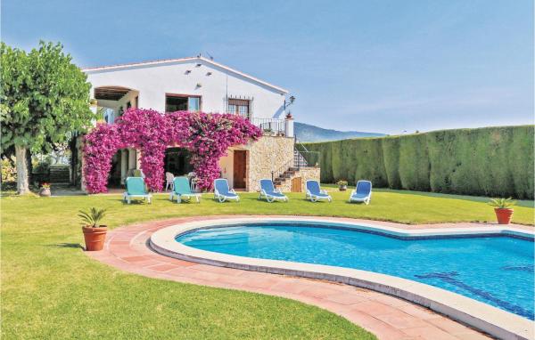 Lovely Home In Calonge With Wifi, Book Feriehus Sommerhuse i Calonge, Hytte