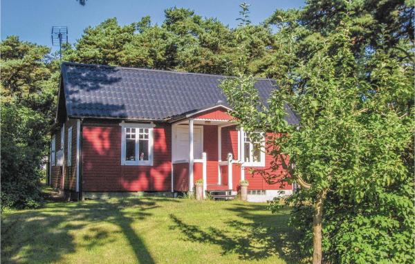 Three-Bedroom Holiday Home In Borrby, Book Feriehus Borrby Osterlen
