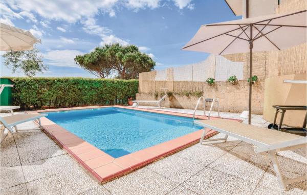 Holiday Home Botrici-Massarosa (LU) with Sea View X, Book Lejlighed Versilia hoteller med pool, Swimmingpool
