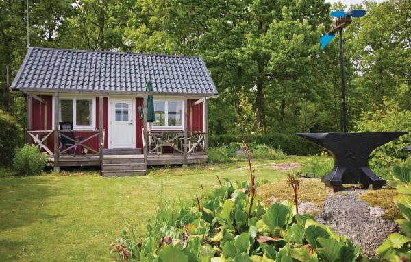 2 Bedroom Cozy Home In Ronneby, Book Feriehus Ronneby Blekinge