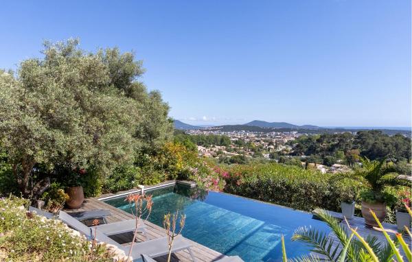 Nice Home In La Valette Du Var, Book Feriehus Hoteller i Var coast med pool, Swimmingpool