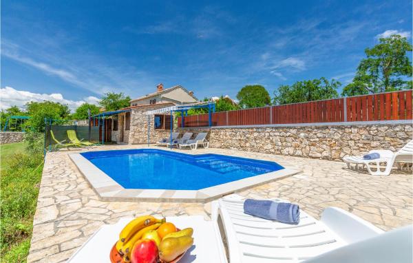 Holiday Home Marciljani Cr, Book Feriehus Labin hoteller med pool, Swimmingpool