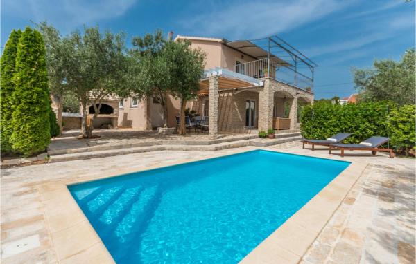 Holiday Home Dobropoljana V, Book Feriehus Pasman Island hoteller med pool, Swimmingpool