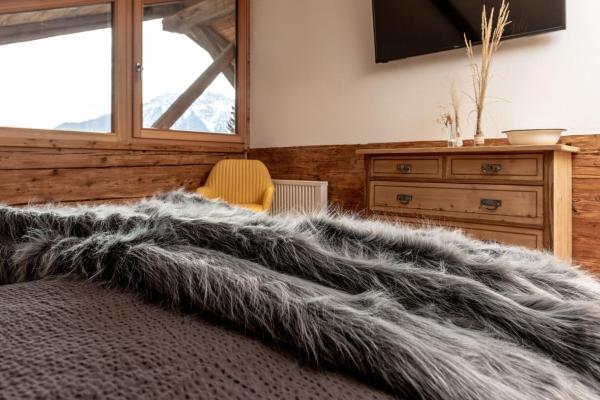 Chalet Laugenblick Alpine Luxury with Hot Tub and Sauna, Book Chalet Santa Valpurga 