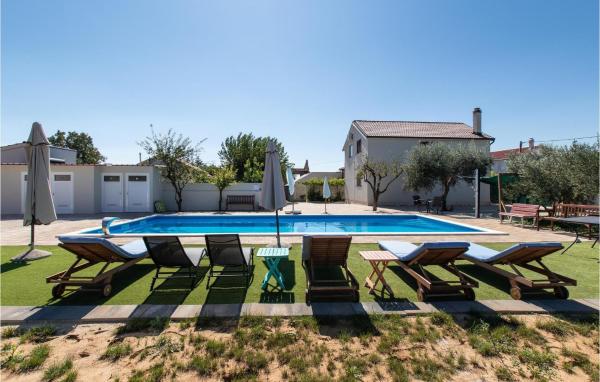 Lovely Home In Murvica, Book Feriehus Hoteller i Zadar County med pool, Swimmingpool
