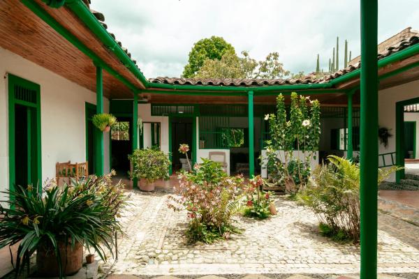 LUzArt, Book Mini-hotel Jardin mini-hoteller, Mini-hotel