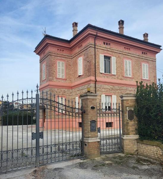 Villa Livia, Book  Romagna hoteller med pool, Swimmingpool