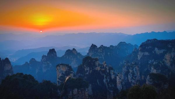 Zhangjiajie JIMO Hotel--New Hotel,Exclusive Location,Free Drop off Service to East Gate of forest park,Free Self-Service Laundry & Drying, Attraction Tickets Serivce in advance, Book  Hunan hoteller med parkering, Parkering