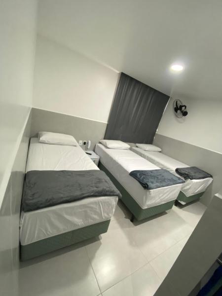 Suíte com banheiro privativo em Pousada recém construída,a 500mts do pátio do forró, Book Hotel Billige hoteller i Pernambuco