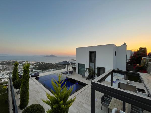 Villa Aylinda with private heated Pool, Book Villa Bodrum 