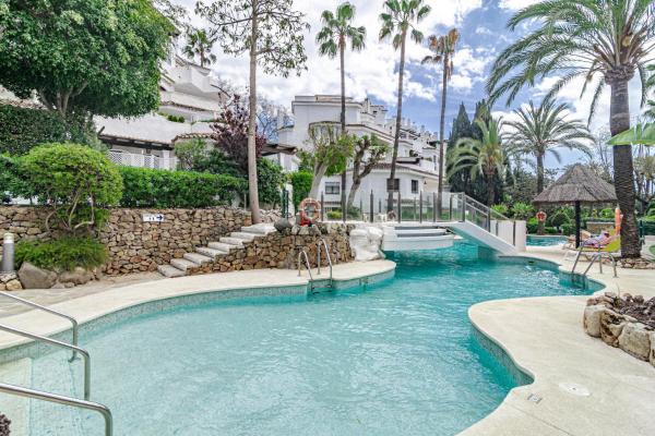 GBH - Casa Golden beach by Roomservices, Book  Hoteller i Costa del Sol med pool, Swimmingpool