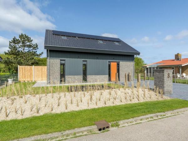 Villa near North Holland Beach with Jacuzzi, Book  Julianadorp 