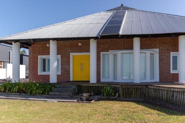 The Al Marjan, Book Villa Skoenmakerskop Eastern Cape