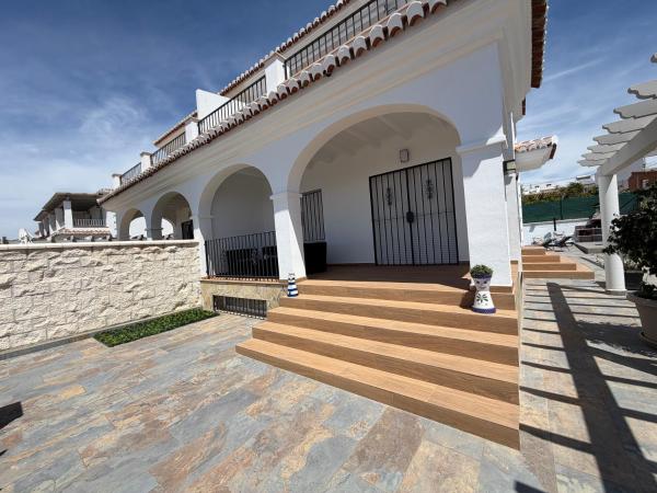 Niza Beach Sunset Stay, Book Feriehus Hoteller i Costa del Sol med pool, Swimmingpool