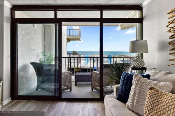 Sea Terrace 202 Condominium 2 Bedrooms 2 Bathrooms Condo, Book Lejlighed Midtown 