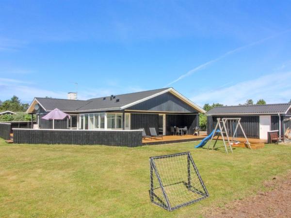 Holiday Home Dome - 750m from the sea by Interhome, Book Feriehus Løkken 