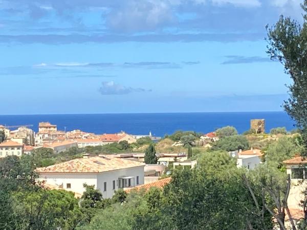 Seaview Garden Villa, Book  Hoteller i Korsika med parkering, Parkering