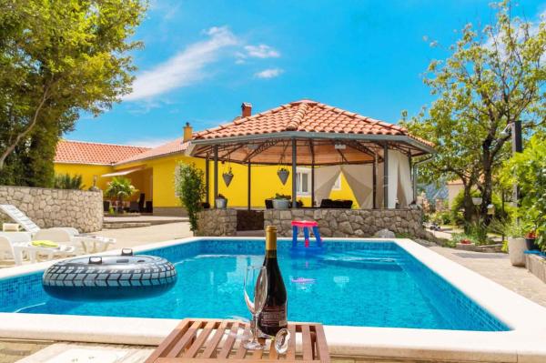 Holiday home in Grizane 39291, Book Feriehus Kvarner hoteller med parkering, Parkering