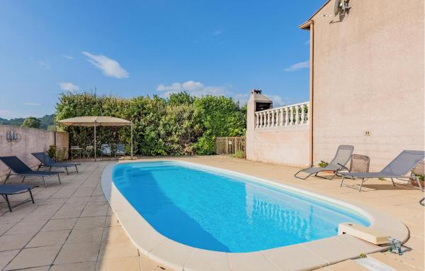 Gorgeous Home In Cessenon Sur Orb, Book Feriehus Cessenon-sur-Orb hoteller med pool, Swimmingpool