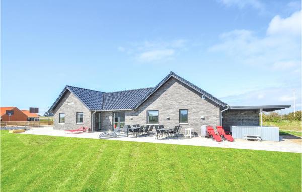 Eight-Bedroom Holiday Home In Vestervig, Book Feriehus Sommerhuse i Vestjylland, Hytte