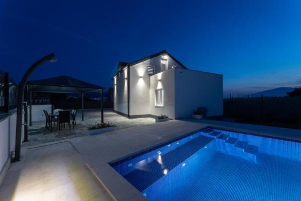 Villa Ana, Book  Divulje Split-Dalmatia County