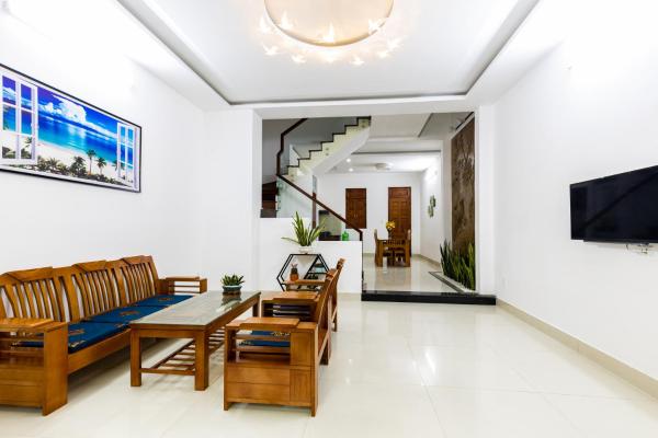 Simple House Near My Khe Beach and Night Street, Book Feriehus Da Nang 