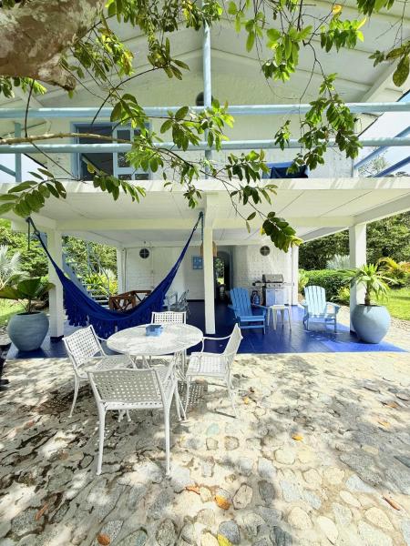 Hermosa Casa frente al Río, Book Feriehus Hoteller i Antioquia med parkering, Parkering