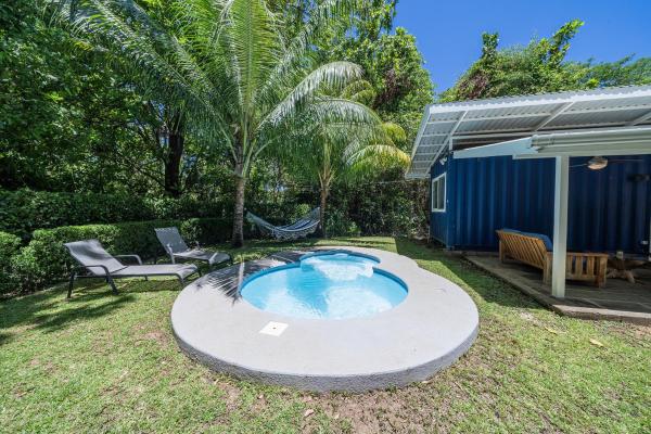 Cute, modern Tiny home with pool for 2 people in Playa Potrero, Book Feriehus Hoteller i Guanacaste med pool, Swimmingpool