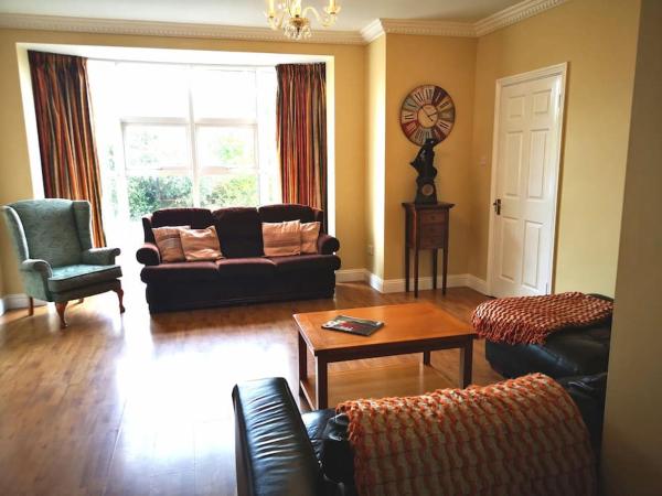 Ashton Beach House, Book Feriehus Tramore hoteller med parkering, Parkering