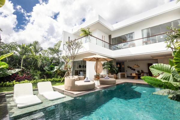 Seaside Luxury 4BR Villa, 400m to Finns, Canggu, Book  Canggu Badung