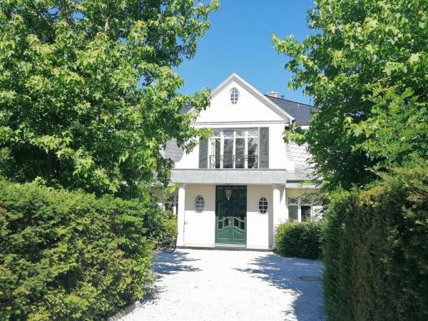 Villa Julian Doppelzimmer, Book  Aurich Cuxhaven