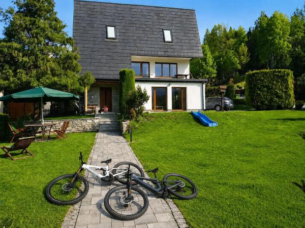 Dom Wakacyjny Brenna, Book Chalet Silesia hoteller med parkering, Parkering