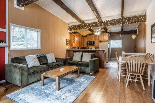 Tyrolean Village 6 2 Bedroom 1 and a Half Bath Sleeps 6 Walk to Lift Steps to town shuttle, Book  Mammoth Lakes Mammoth