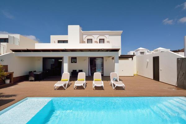 Villa Victoria, Book  Playa Blanca 