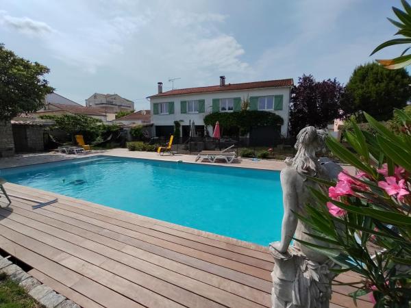 Villa 7 chambres avec grande piscine à 600m de la plage, Book  Hoteller i Aquitaine med pool, Swimmingpool