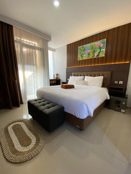 Queens Villa, Book  Seminyak Badung